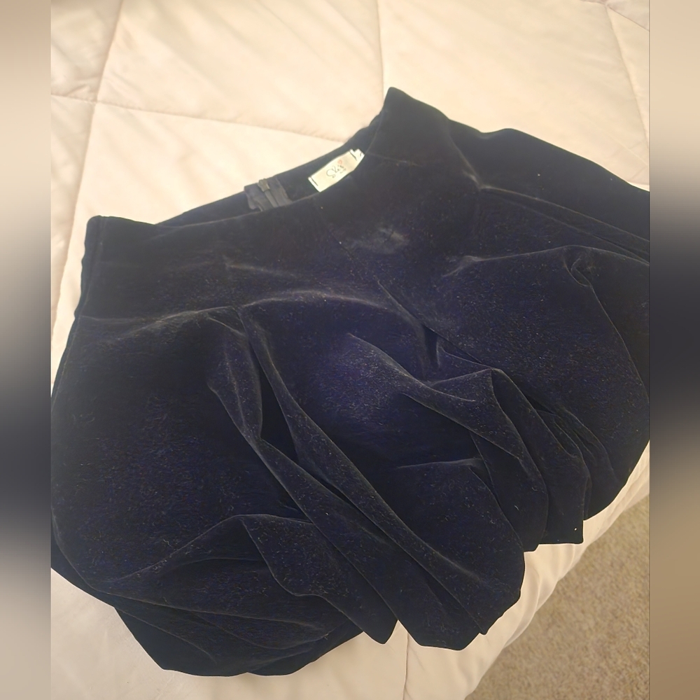 Elegant Black Velvet Bubble Skirt